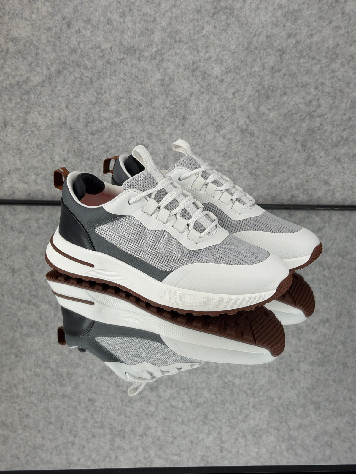 Men's Lora piana Weekend Walk Casual Shoe in Grey and White