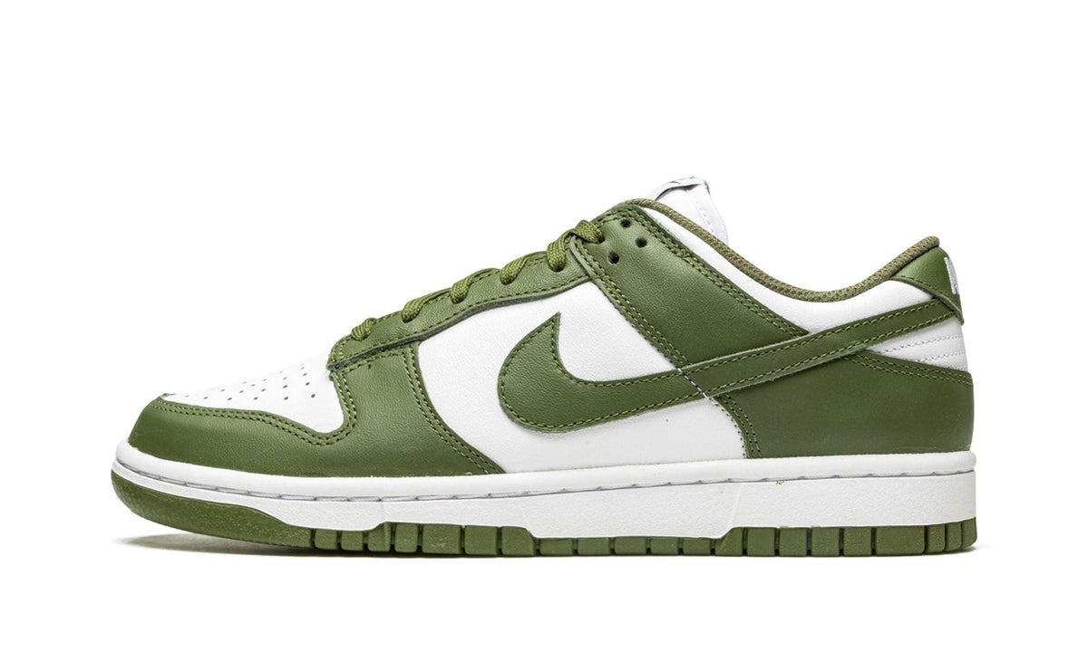 NIKE SB DUNK LOW "Medium Olive"