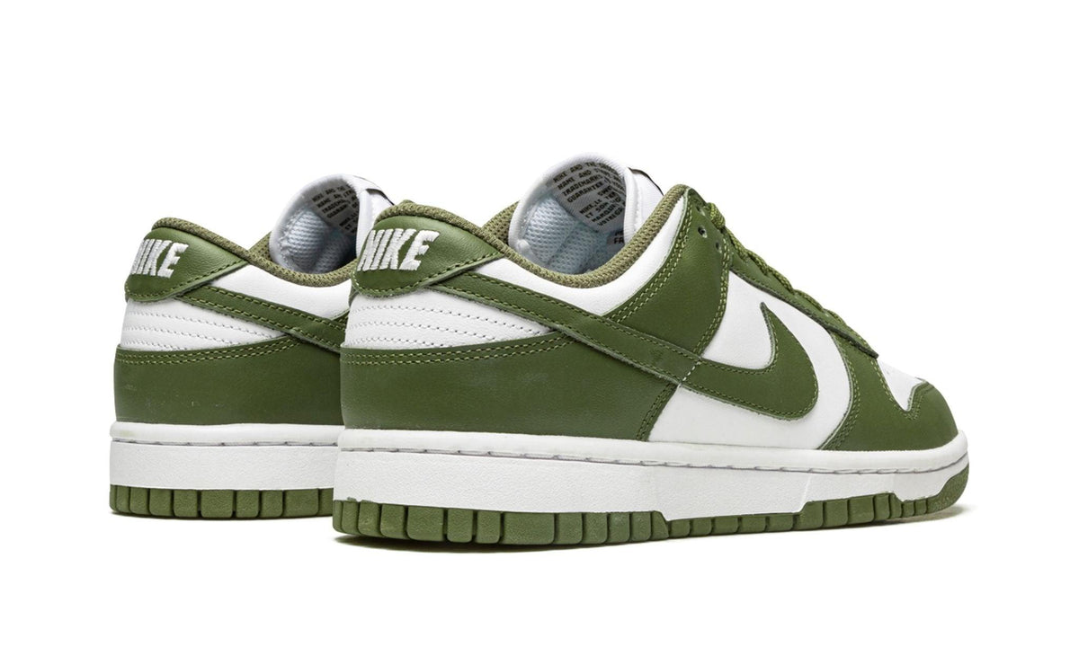 NIKE SB DUNK LOW "Medium Olive"