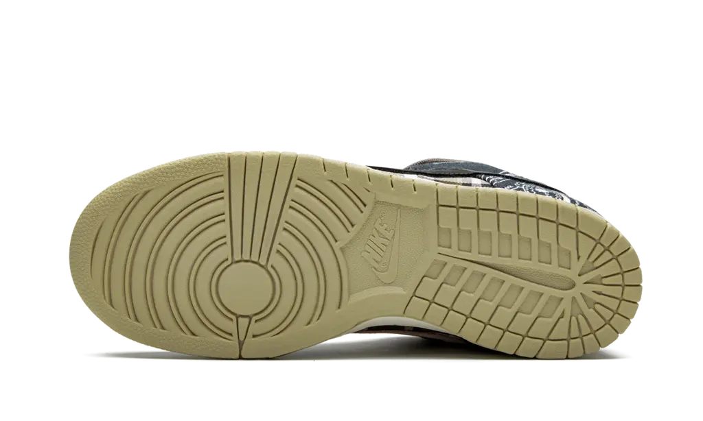 NIKE SB DUNK LOW 'TRAVIS SCOTT'