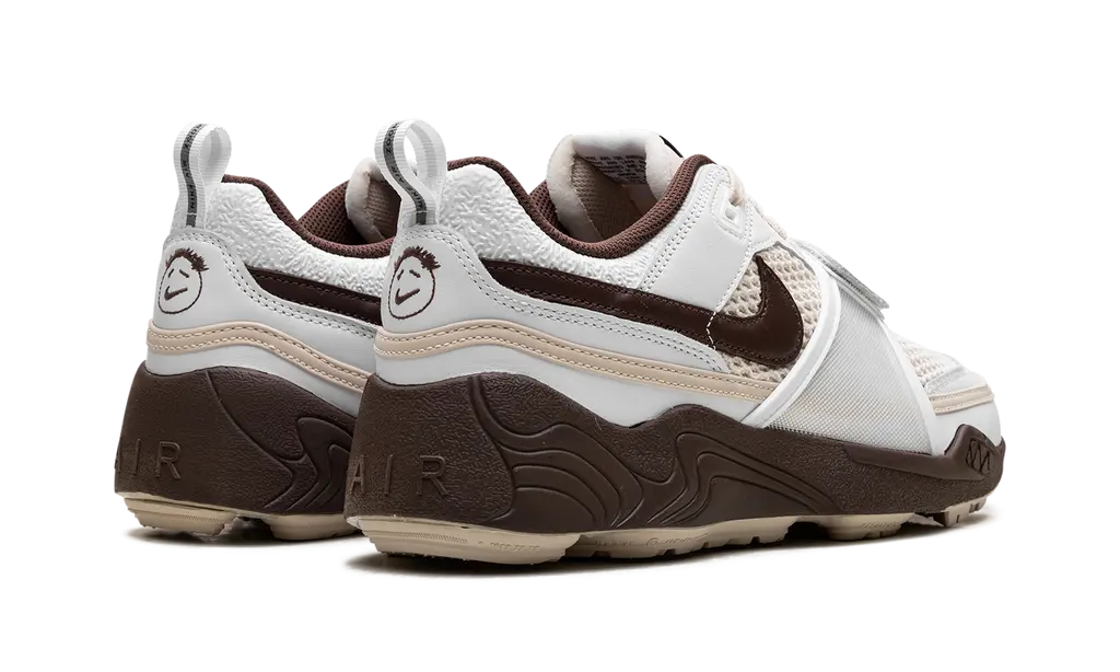 NIKE ZOOM FIELD JAXX 'TRAVIS SCOTT - LIGHT CHOCOLATE'
