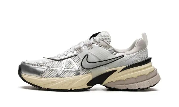 Nike V2K RUN - Metallic Silver