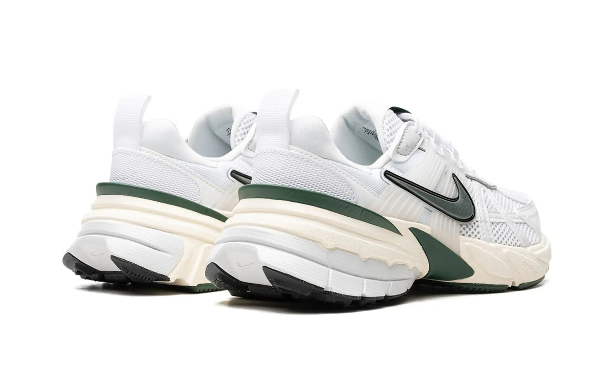Nike V2K RUN 'Platinum Green'