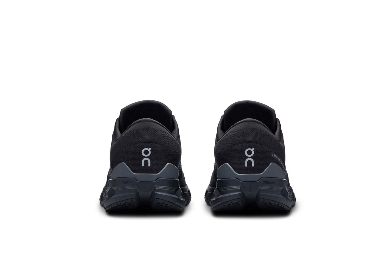 On Cloud X 4 Black/Eclipse Edition