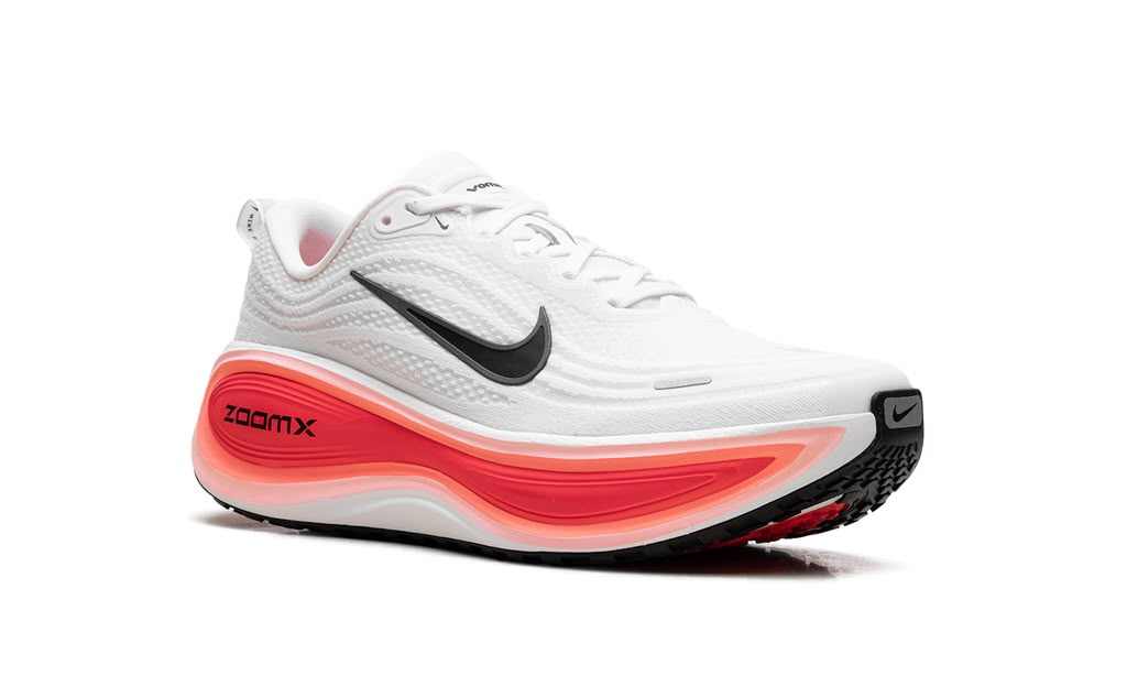 NIKE VOMERO PLUS "WHITE / BRIGHT CRIMSON"