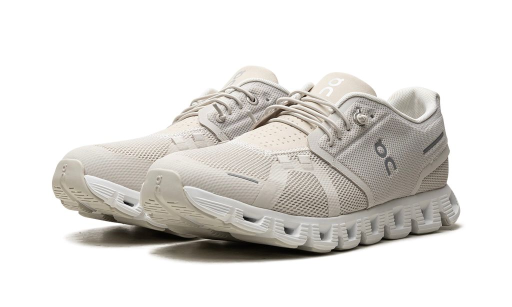 ON RUNNING CLOUD 5 "PEARL/WHITE"