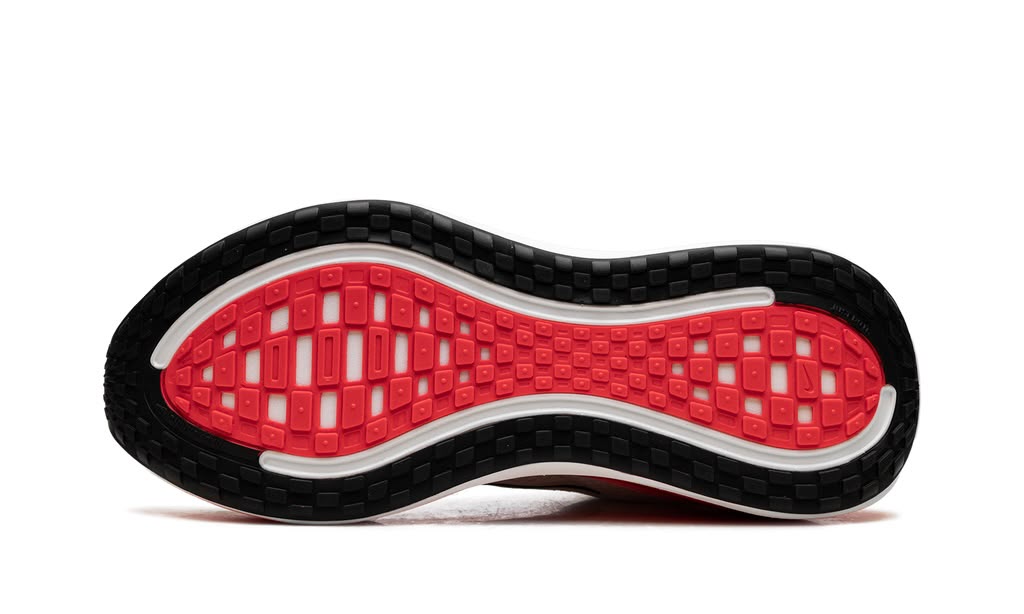 NIKE VOMERO PLUS "WHITE / BRIGHT CRIMSON"