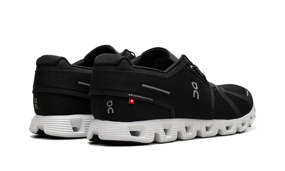 ON RUNNING CLOUD 5 BLACK AND WHITE