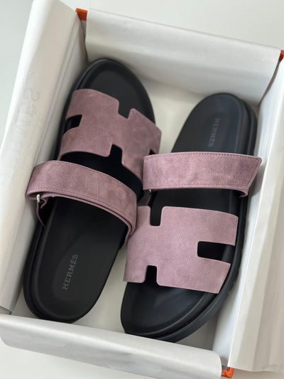 Hermès Chypre Sandal in Violet Suede Goatskin – Slip-On with Adjustable “H” Strap