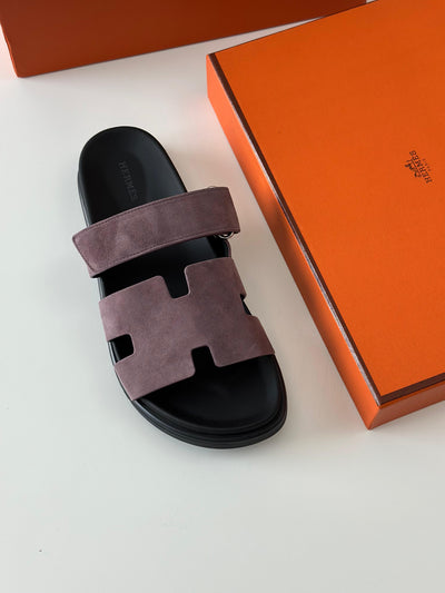 Hermès Chypre Sandal in Violet Suede Goatskin – Slip-On with Adjustable “H” Strap