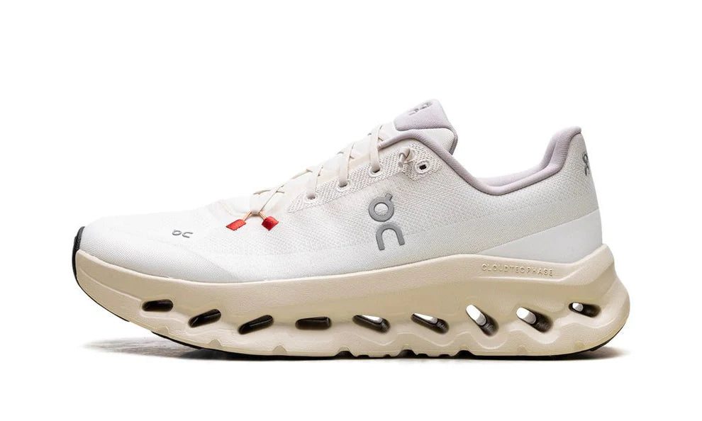 ON RUNNING CLOUDTILT SAND CREAM