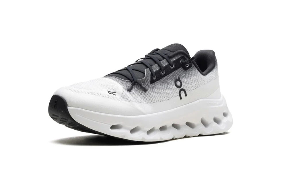 ON RUNNING CLOUDTILT BLACK IVORY