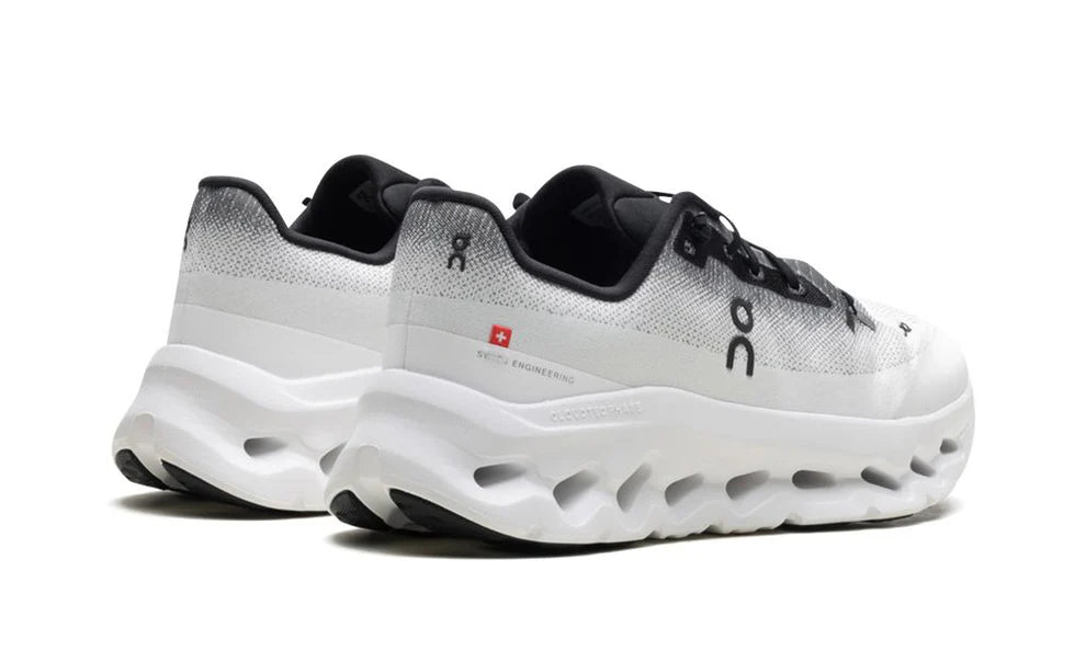 ON RUNNING CLOUDTILT BLACK IVORY