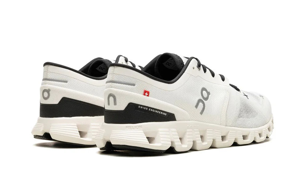 ON Running Cloud X 3 “IVORY BLACK”