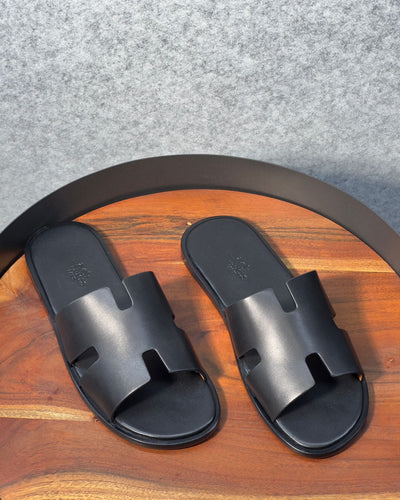 Hermès Izmir sandal, a classic men's slide