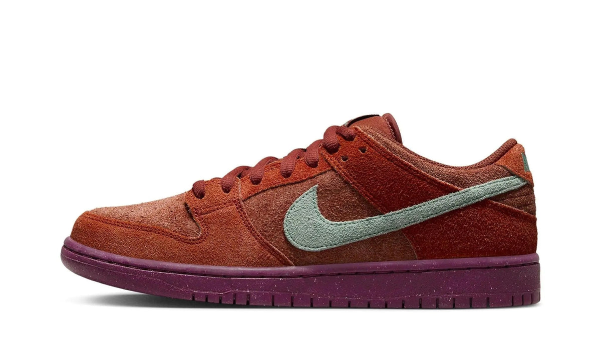 NIKE SB DUNK LOW PRO PRM "Mystic Red"