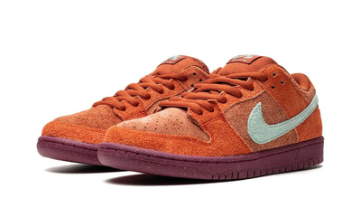 NIKE SB DUNK LOW PRO PRM "Mystic Red"