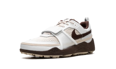 NIKE ZOOM FIELD JAXX 'TRAVIS SCOTT - LIGHT CHOCOLATE'