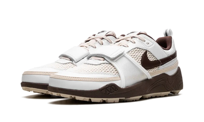 NIKE ZOOM FIELD JAXX 'TRAVIS SCOTT - LIGHT CHOCOLATE'