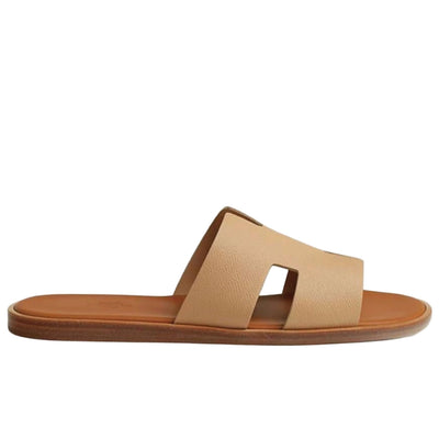 Hermès Izmir men's sandal in beige leather.