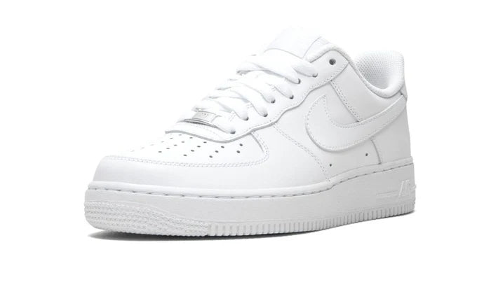 AIR FORCE 1 LOW 07 “TRIPLE WHITE”