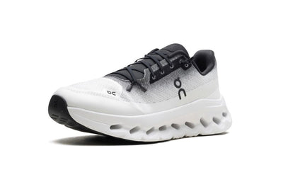 ON RUNNING CLOUDTILT "BLACK | IVORY"
