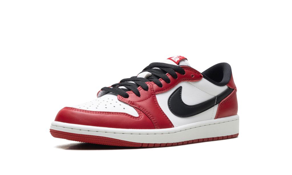 AIR JORDAN 1 LOW OG "CHICAGO (2025)"
