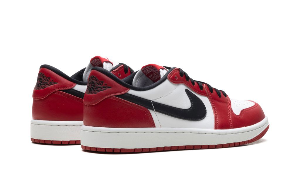 AIR JORDAN 1 LOW OG "CHICAGO (2025)"