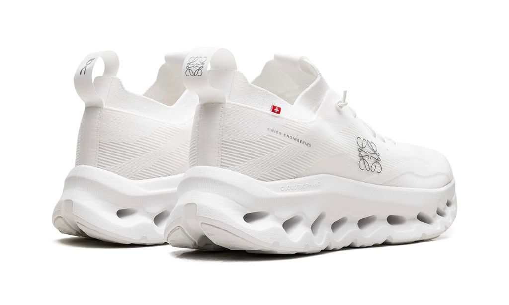 ON RUNNING CLOUDTILT "LOEWE ALL WHITE"