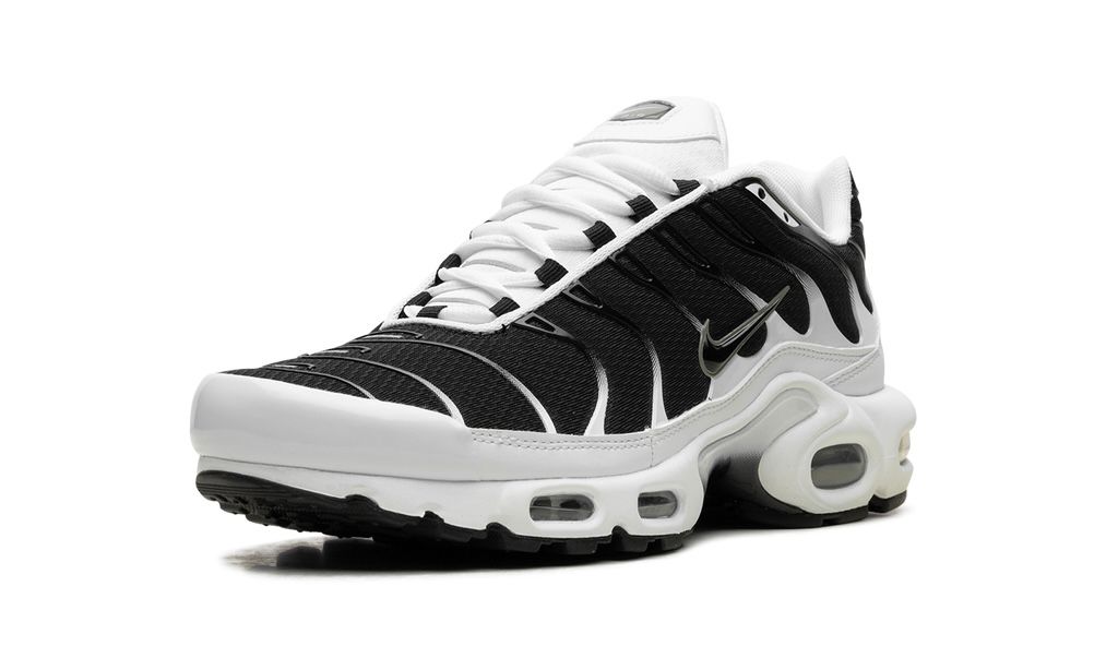 NIKE AIR MAX PLUS "BLACK / WHITE"