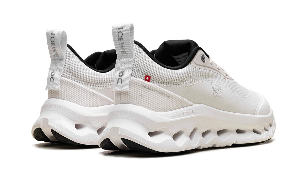 ON RUNNING CLOUDTILT 2 "LOEWE - SAND WHITE"