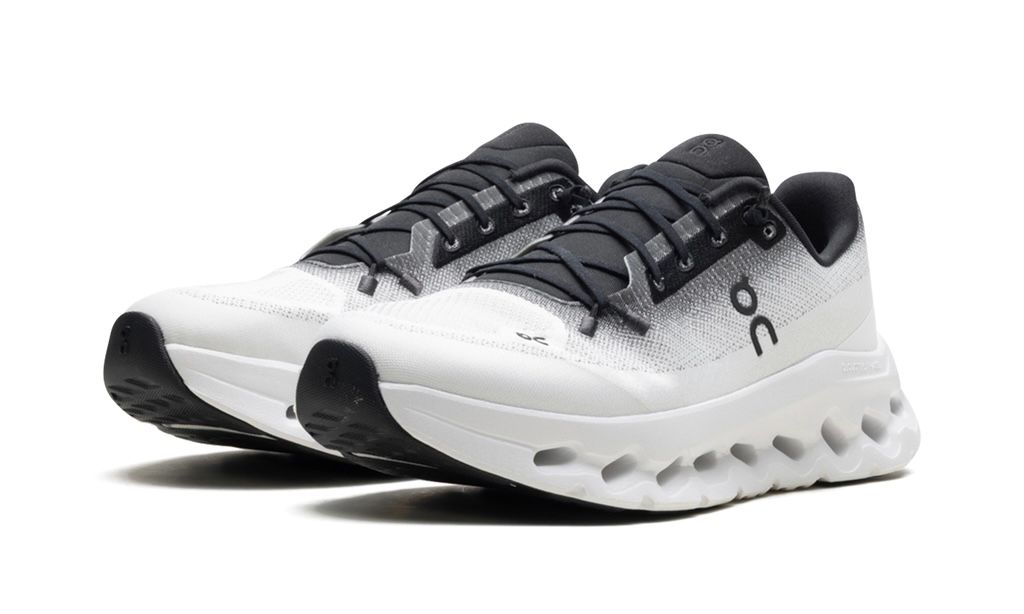 ON RUNNING CLOUDTILT "BLACK | IVORY"