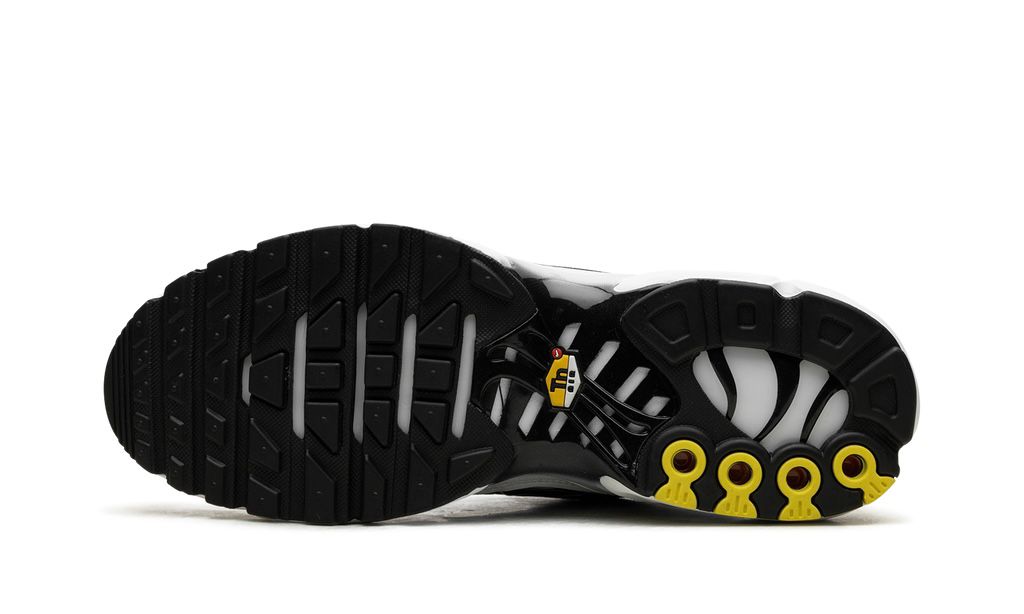 NIKE AIR MAX PLUS "BLACK / WHITE"