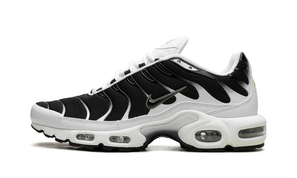 NIKE AIR MAX PLUS "BLACK / WHITE"