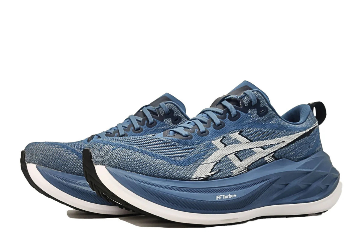 Asics Superblast 2 Winter Sea and White colorway