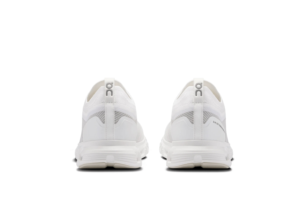 On Cloud 6 Versa White / White Colorway