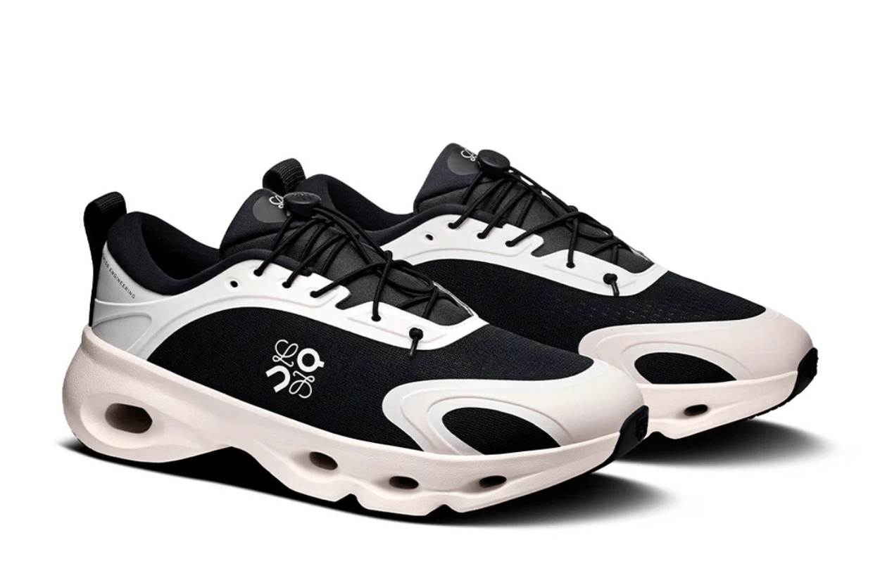On Running Cloudsolo Loewe Black Eggshel